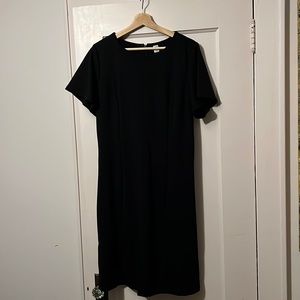 Old Navy Women’s Dress with flowy short sleeves